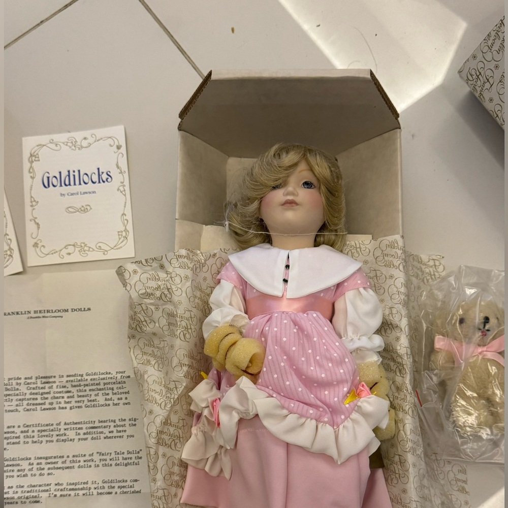 Vintage Franklin Heirloom Doll Goldilocks By Carol Lawson, 1984 porcelain doll